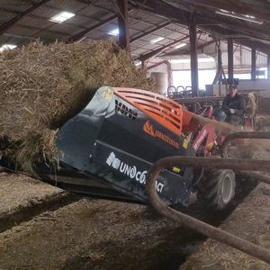 mounted straw blower