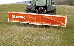 mounted fertilizer spreader