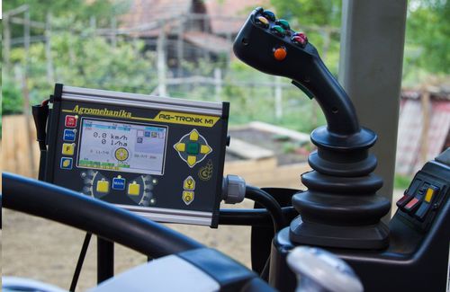 On-board computer with screen - AG-TRONIK M1 - AGROMEHANIKA d.d. - digital / spray control