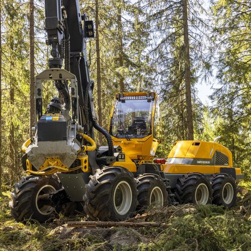 Rubber-tired forestry harvester - HR86 - Sampo Rosenlew - with crane