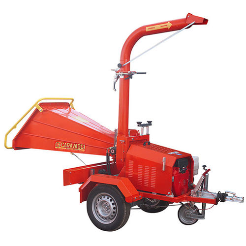 Towed bio shredder - CIPPO 10 - CARAVAGGI Srl - with combustion engine / hydraulic supply / tracked