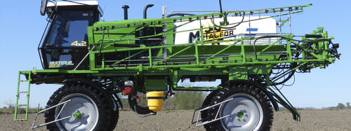 Self-propelled sprayer - MÚLTIPLE 2800 - METALFOR SA - hydraulic / folding arms / centrifugal