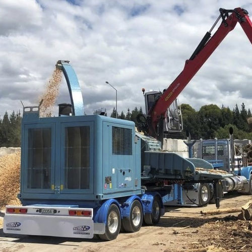 Self-propelled wood chipper - PTH 1000/820 M - PEZZOLATO Officine Costruzioni Meccaniche S.p.A. - diesel engine