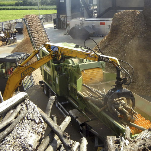 Self-propelled wood chipper - PTH 1300/1500 M - PEZZOLATO Officine Costruzioni Meccaniche S.p.A. - diesel engine