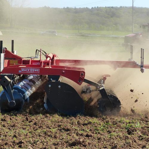 Mounted disc harrow - DISKACROP series - Quivogne - 2-section / with hydraulic adjustment / 3-point hitch
