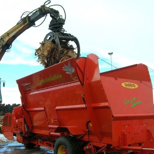 Self-propelled wood chipper - CONSTELLATION MD - SEKO INDUSTRIES - diesel engine / hydraulic supply
