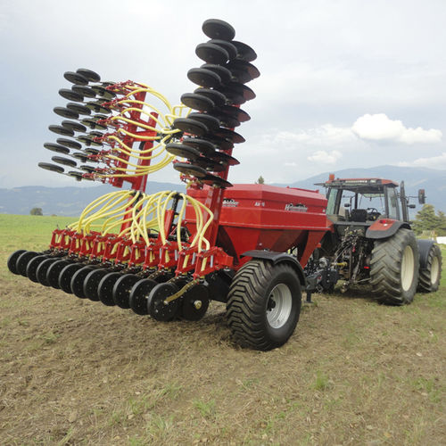 Pneumatic seed drill - Hornet series - Thomas Hatzenbichler Agro-Technik GmbH - disc / towed