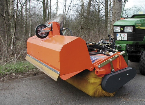 Groundcare sweeper - KOMPAKT - Tuchel Maschinenbau - front-mount
