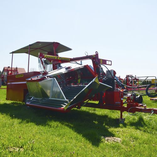 Berry harvester machine - JOANNA 5 PREMIUM - (HASKAP) - Weremczuk FMR Sp. z o.o. - towed / 1-row