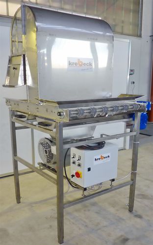 Conveyor cleaning station - A. Krebeck GmbH Stalleinrichtungen und Apparatebau - for fruit / automatic