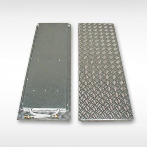 Aluminum floor panel - ERRA TECNI-RAM S.L. - for pig breeding / non-slip / heated