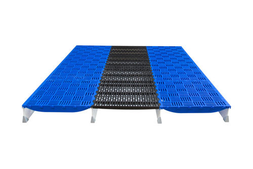 Plastic floor panel - Hog Slat - for farm buildings