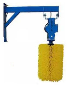 Livestock comfort brush - 6101000 A - ILGUN Tarim Mak. ve Ilac San. Tic. Ltd. Sti. - rotating / cow / vertical