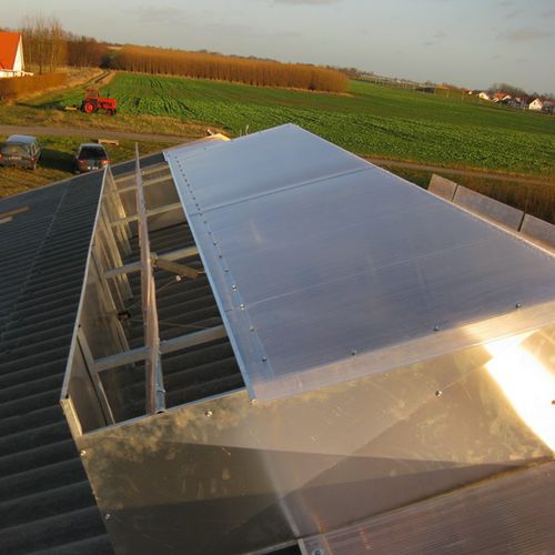 Farm building ventilation system - Skiold - ridge
