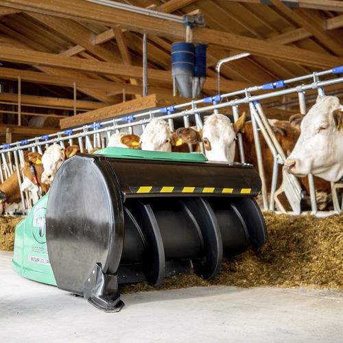 Robotic feed pusher - BUTLER GOLD PRO - WASSERBAUER GmbH Fütterungssysteme - automatic