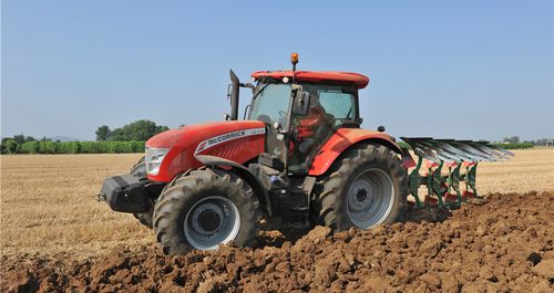 Synchro-shift tractor - X6 LWB series - McCormick USA - with cab / front PTO / wide