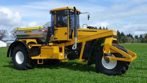 Self-propelled sprayer - 3W6 - G K Machine, Inc. - folding arms / centrifugal