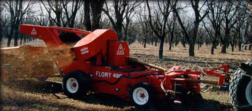Nuts harvester machine - 480 - Flory Industries - towed