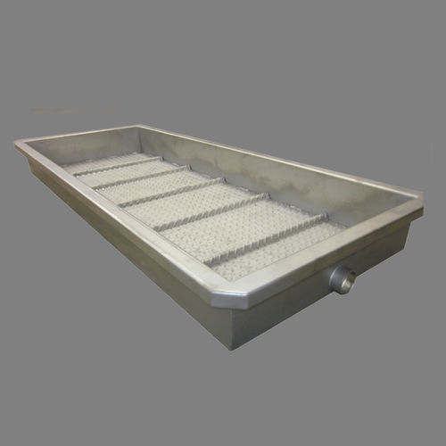 Footbath for livestock buildings Hatfield Manufacturing, Inc