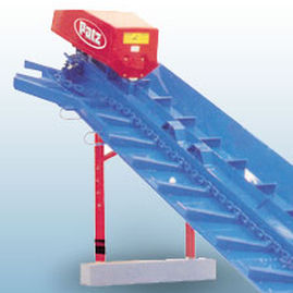 Grain conveyor - 400 - Patz Corporation - feed / for containers / chain