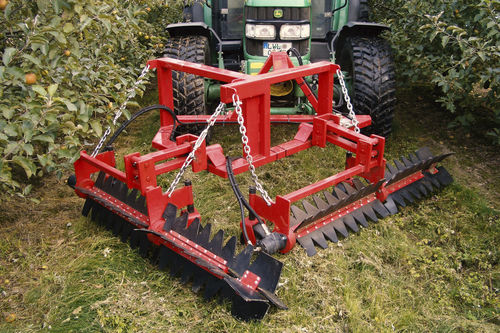 Tractor-mounted sweeper - FEUCHT Obsttechnik GmbH - for fruit / front-mount
