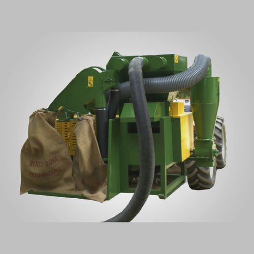 Fruit harvester machine - CH EU 2000 - FEUCHT Obsttechnik GmbH - hazelnut / walnut / almond