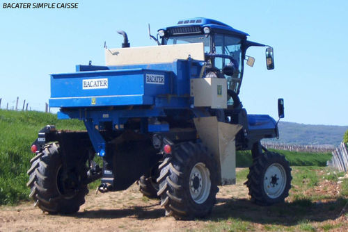 Mounted manure spreader - Bacarter - GRV - verticals beaters / single-axle