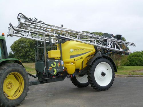 Towed sprayer - EXPERT 3024 - Arland - folding arms / pneumatic / centrifugal