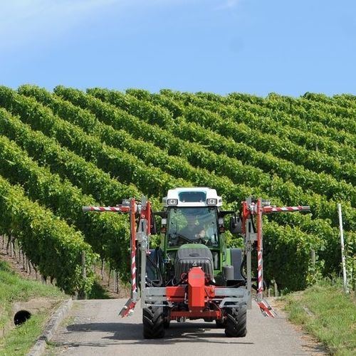 Vineyard vine trimmer - ELITE VIEW - Binger Seilzug - mounted ...