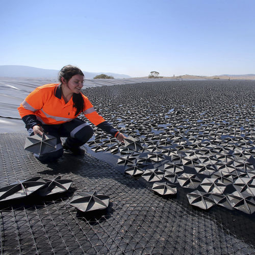 Landfill leachate water floating cover - Hexa-Cover A/S - irrigation basin / for wastewater treatment basins / plastic