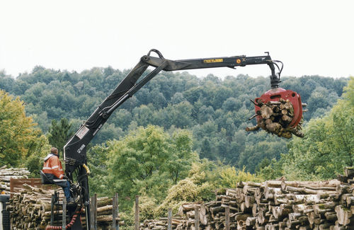Truck-mounted forestry crane - JONSERED 1620Z series - HIAB AB - knuckle boom