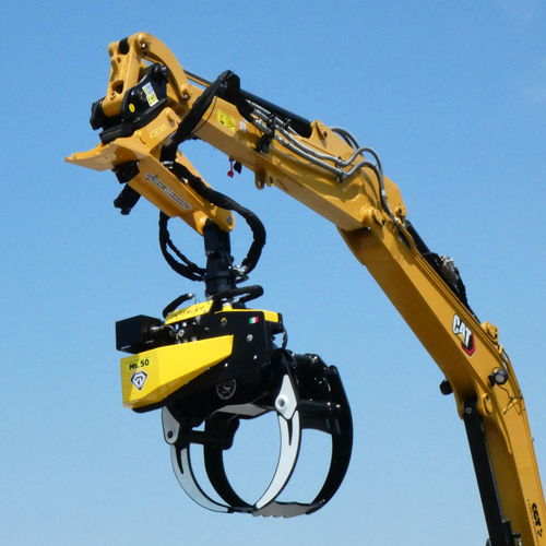 Lifting boom on excavator Dalmasso for grapple