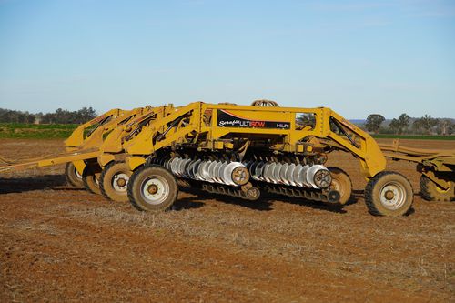 Pneumatic seed drill - S40 - serafinmachinery - disc / towed / folding