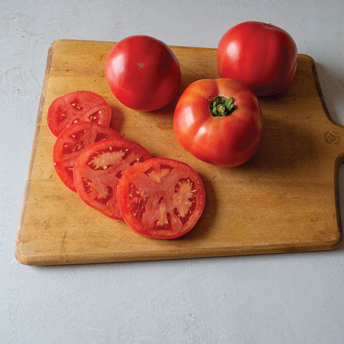 Red tomato seed - Strawberry Fields - johnnyseeds - leaf blight resistant / round / hybrid