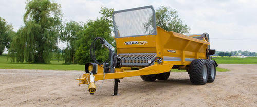 Towed muck spreader - lakeland - verticals beaters / tandem