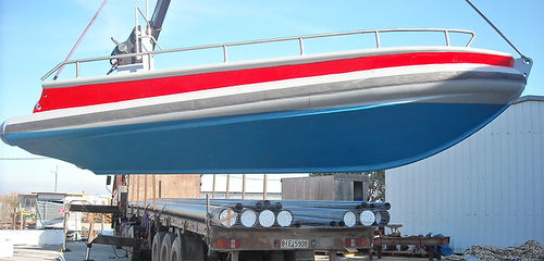 Aquaculture boat - gesikat