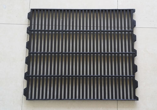 Cast iron floor mat - 21101 - Qingdao Deba Brother Machinery Co.,Ltd - for pig breeding / non-slip / hygienic
