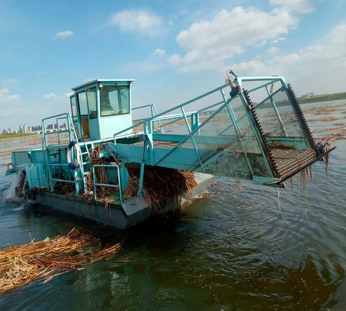 Aquatic weed harvester machine - AWH704 - Relong - boat / electrically-powered / water jet