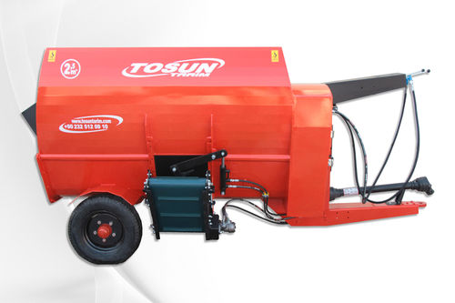 Horizontal feed mixer - TOSUN - towed / side discharge / 2-auger