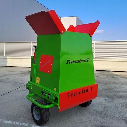 Mounted fertilizer spreader - TECNOFRUIT DI CHIABRANDO DANIELE - solid / for vineyards