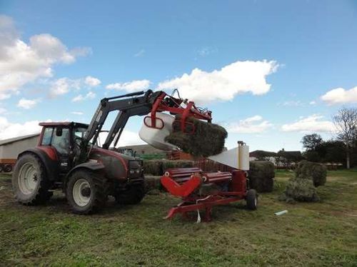 Individual bale wrapper - Wrap 200 - POMI - square / semi-automatic