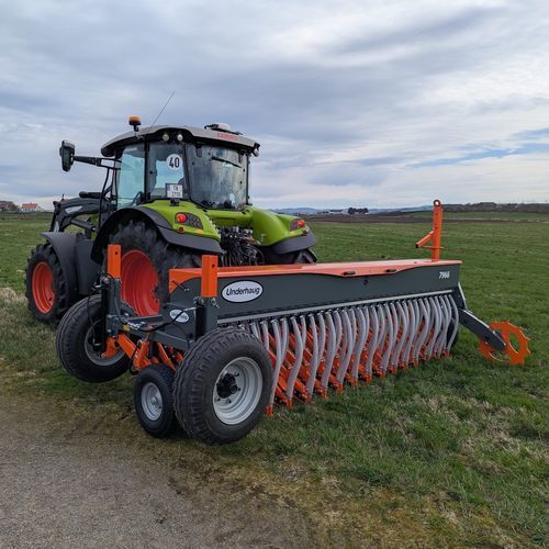 Hopper seed drill - UM 7966 - Underhaug AS - disc / grass / tractor-mounted