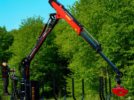Nouvelle grue forestière FB84DT