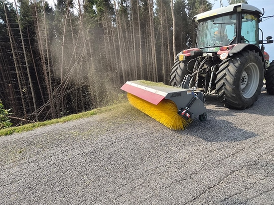 Post-mowing cleaning: why it matters for the safety of municipal roads