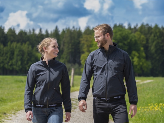 Waterproof odour-proof clothing with added value