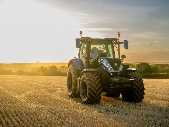 ALTERNATIVE POWER: While the T4 electric tractor shows new power tech, the just unveiled T7 methane LNG tractor shows more real-world opportunities. This machine can run off methane generated from ...