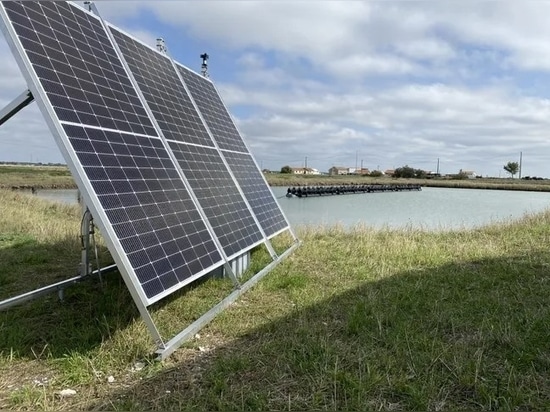 Solar panels are the key energy source for the Roll’Oyster system