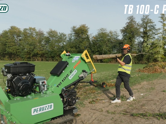 Le TB 100-C PRO est une broyeurà tambour avec rouleau d’entraînement hydraulique