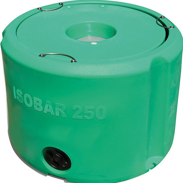 Mangiatoia E Abbeveratoio Per Pollame Con Piedini - Capacit&agrave; 2Kg/3L, Plastica Rossa Resistente