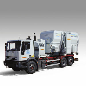 cippatrice montata su camion